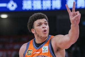 九游官网入口-官方：洛夫顿对裁判使用不当手势&amp;发表不当言论合计停赛2场 罚5万