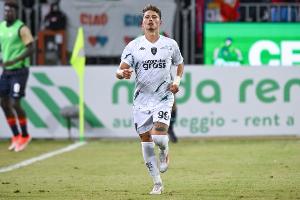 游戏版本-记者：S-埃斯波西托只想加盟卡利亚里，后者报价400万欧+40%二转