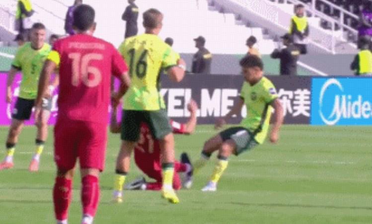 九游娱乐-亚足联官方：泰国U23后卫延森被禁赛两场，无缘对阵中国队