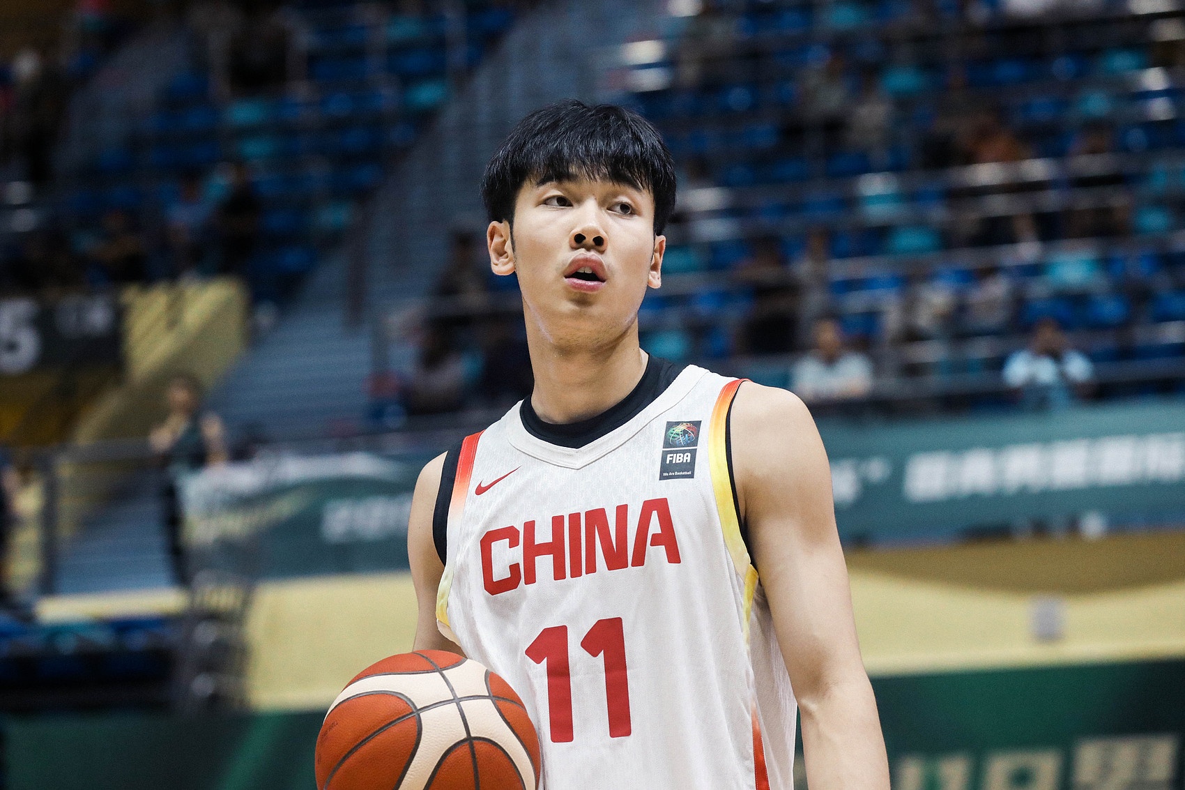 游戏版本-媒体人：张博源可以考虑俄勒冈 教练肯给机会 缺持球人有望当核心